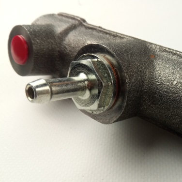 Головний циліндр зчеплення