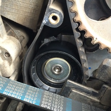 Натяжний ролик ременя ГРМ