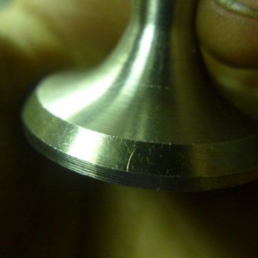 Впускний, випускний клапан, сухар клапана